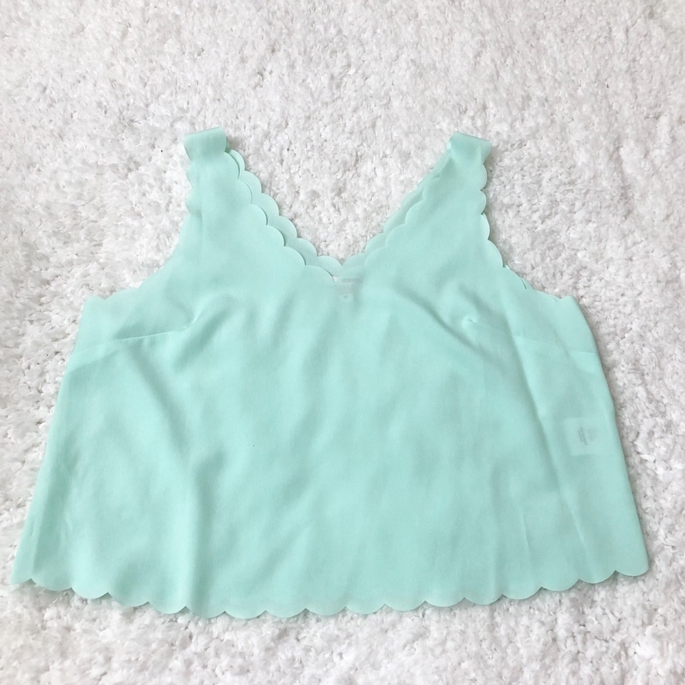 🆕 BONGO scalloped blue crop tank top